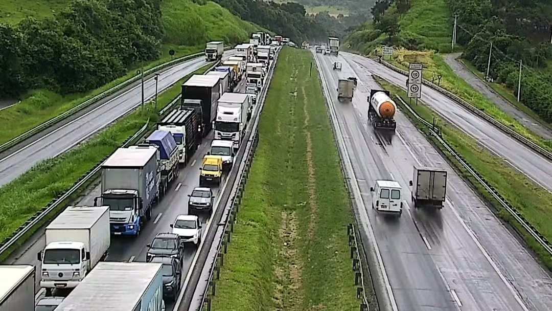 Governo prepara medidas para endurecer fiscalização do frete