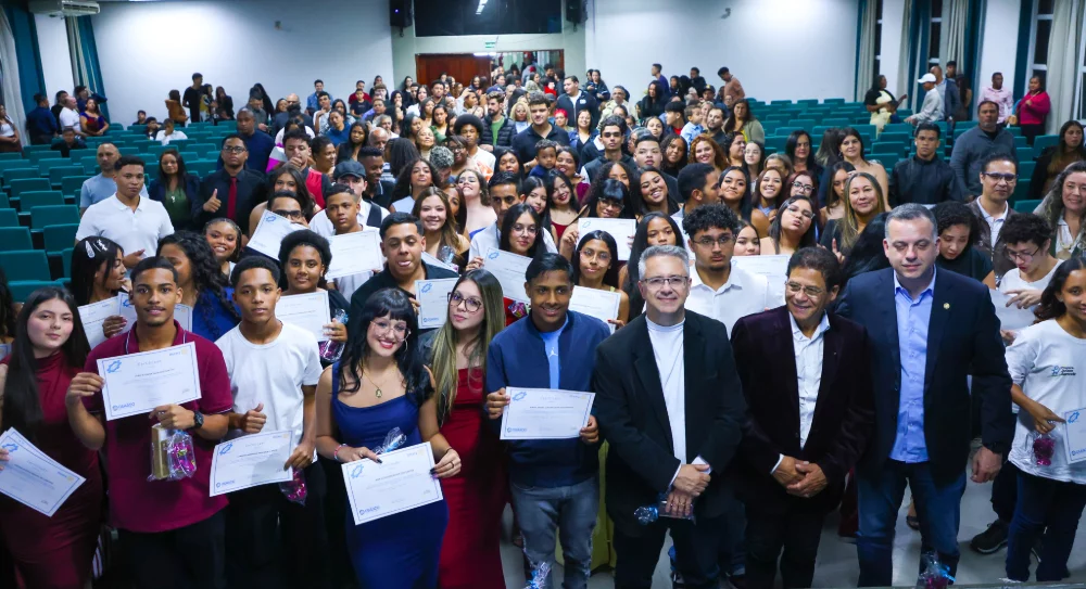 Prefeitura de Osasco certifica 72 jovens do Programa Jovem Aprendiz